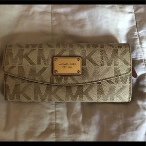 Michael Kors Wallet with MK Print in Cream